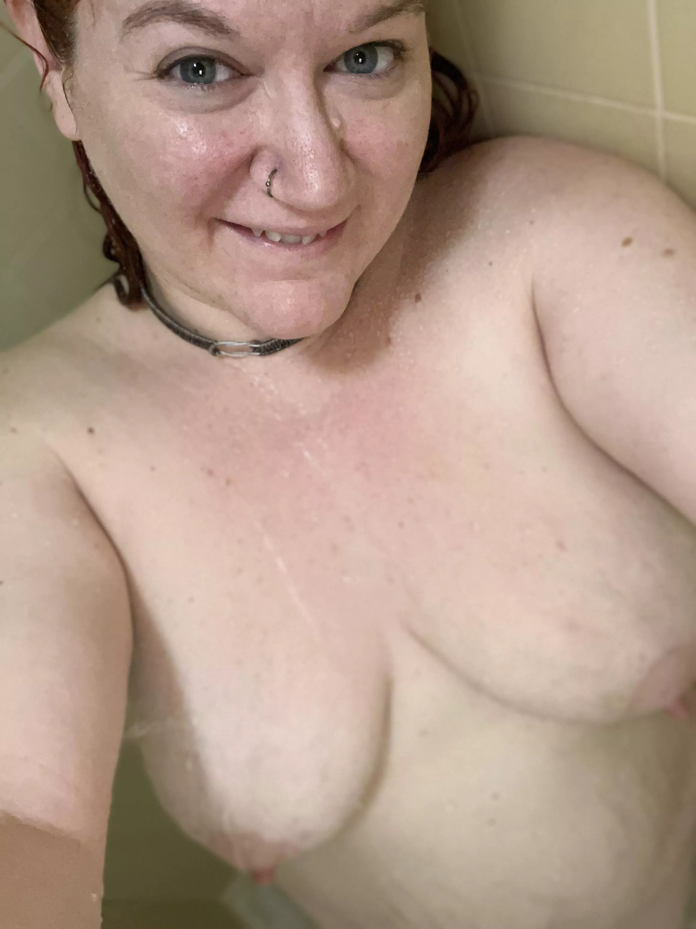 Wet and horny while texting my bf this morning! 🥵