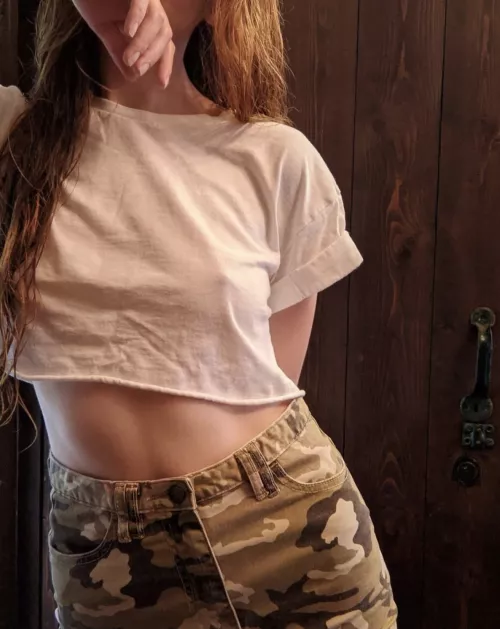 wet hair plus white shirts and cold air makes for quite the combo