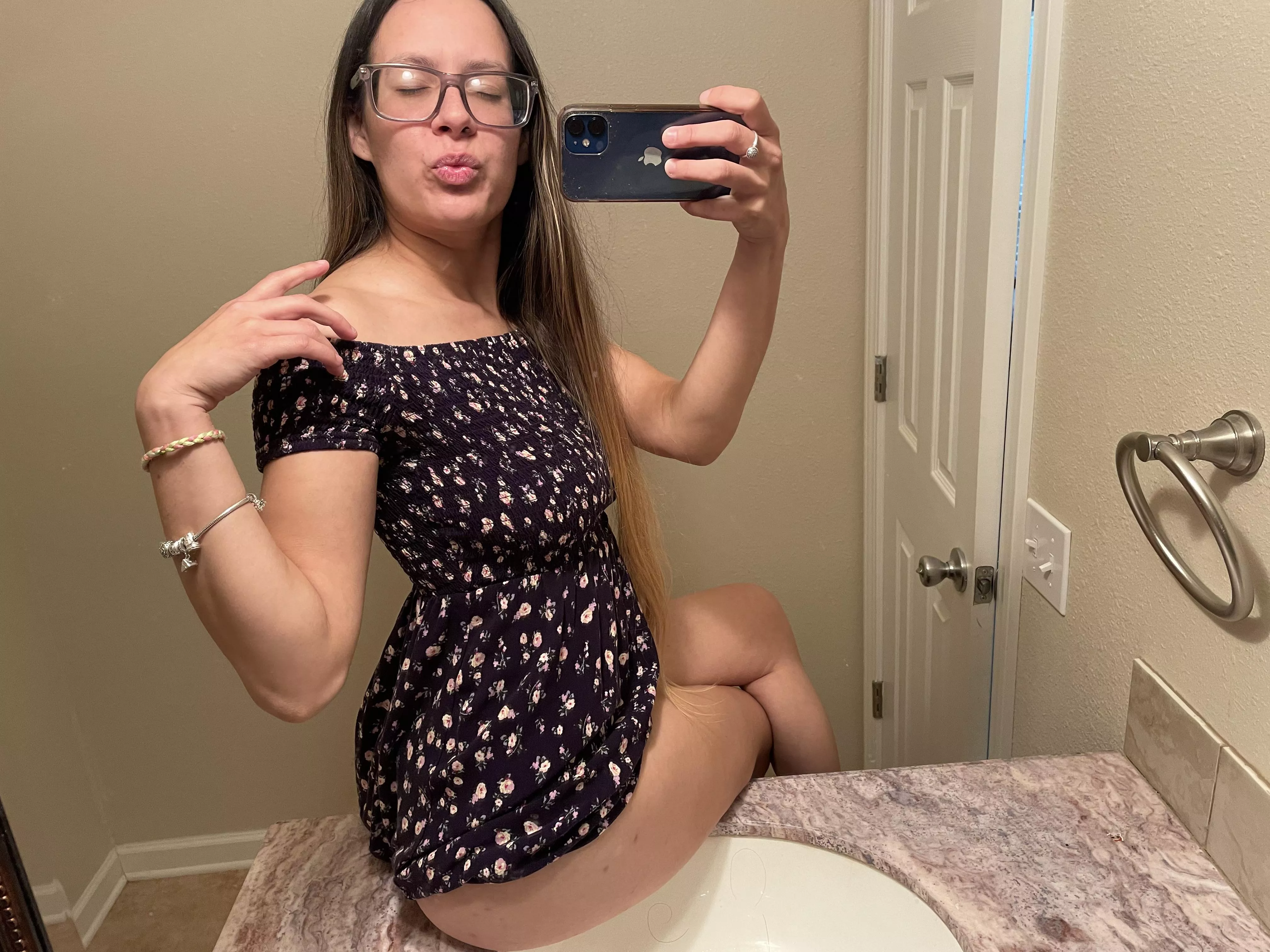 What a fun sink position🙊🤪