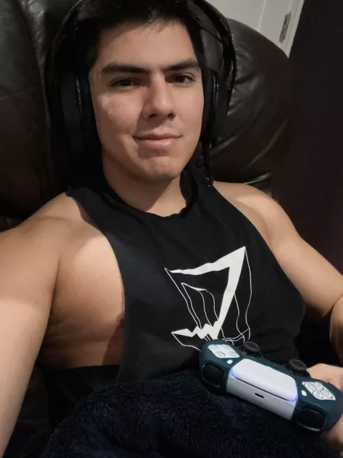 What are we grinding tonight to ring in the new year? Iβll be on Destiny 2