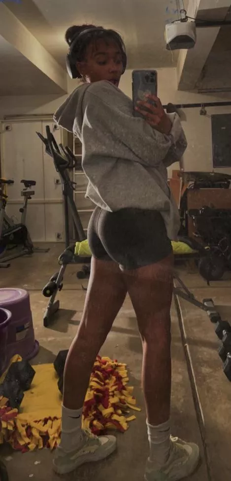 What are you thinking about this tight ass when you look at it?