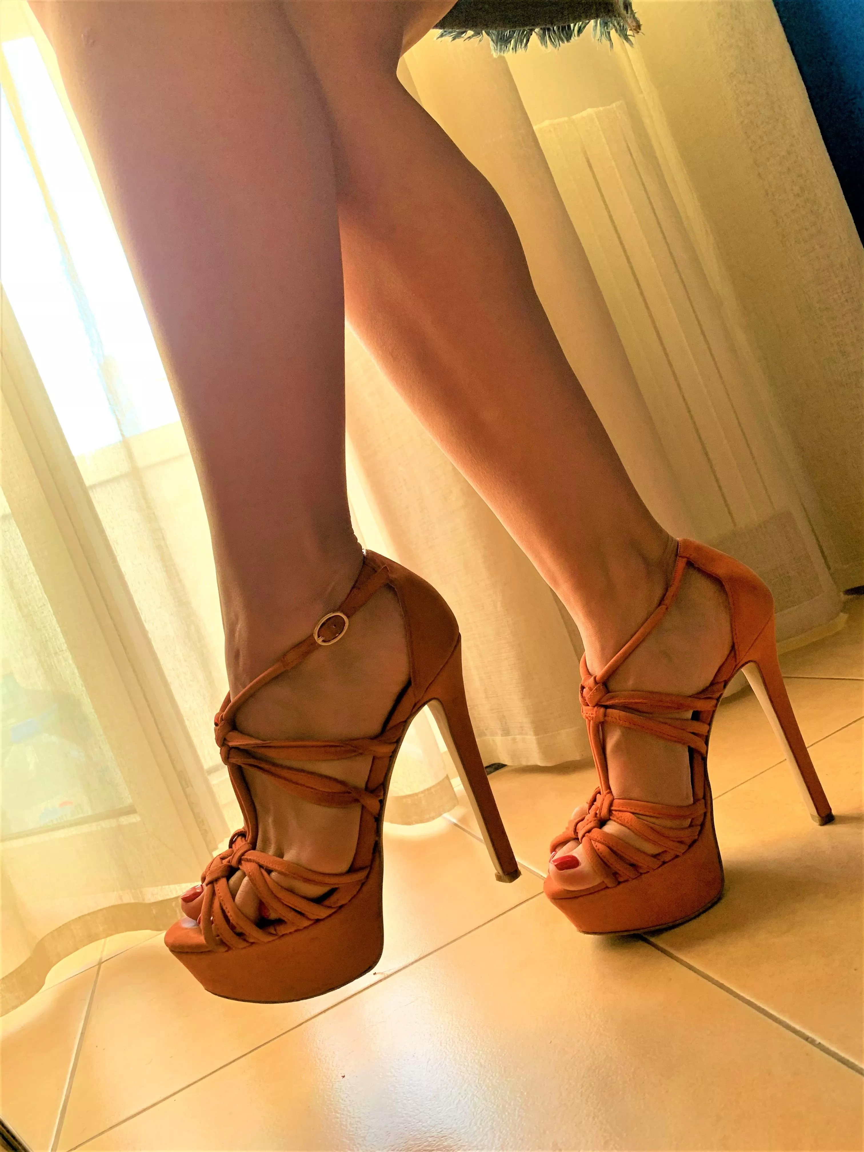 What desires do you have when you see these feet?💋💋💋