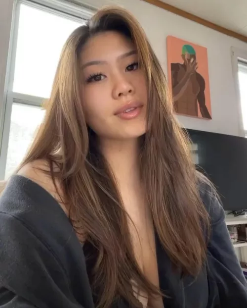 What do you do if she stares at you like this? 🥵