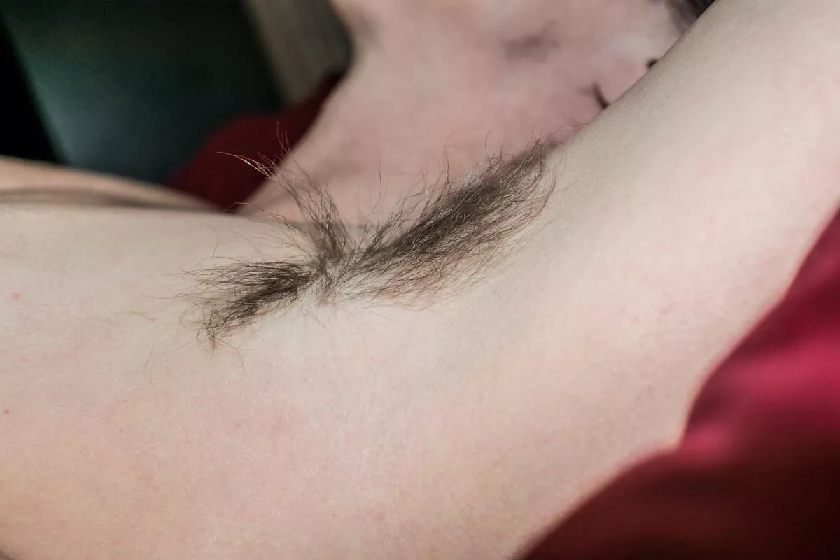 What do you think about my 5 cm armpits hair? I think its longer than your nose 😊 What do you think about my 5 cm armpits hair? I think its longer than your nose 😊