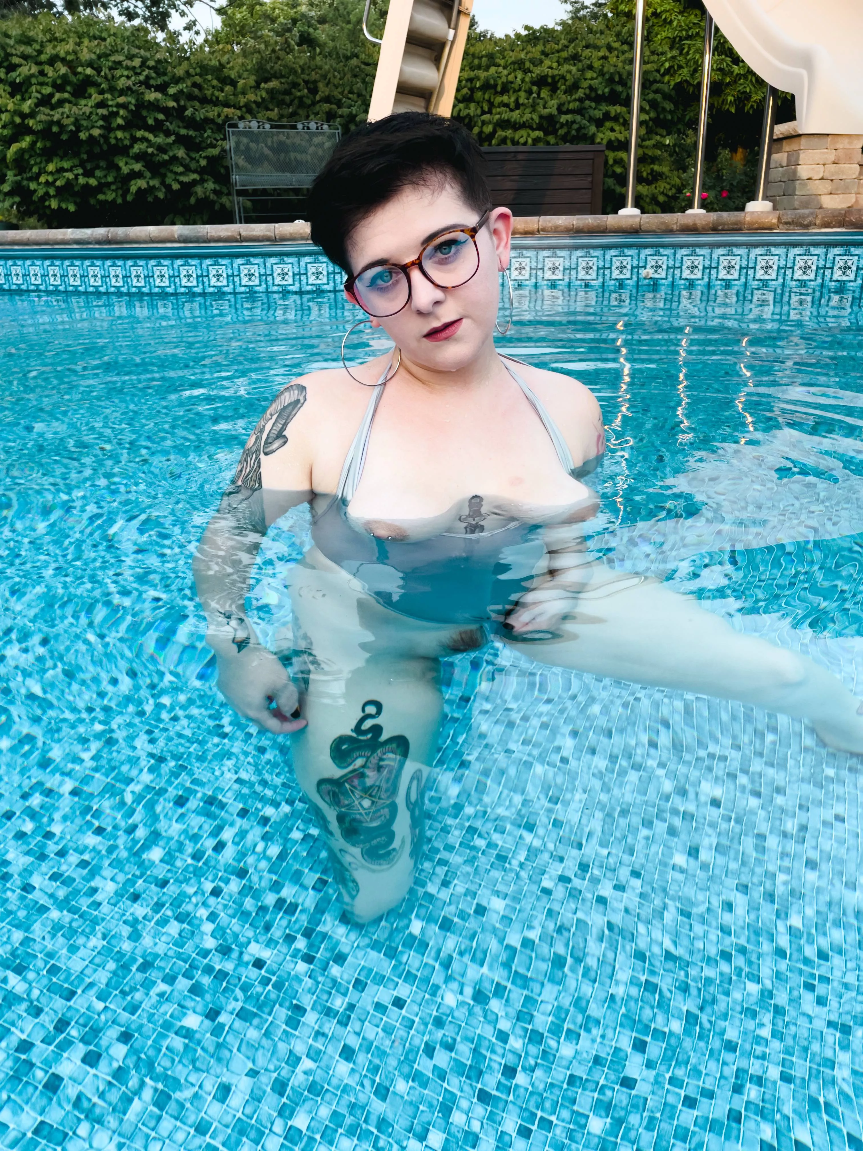 What do you think, do I fit here? What do you think, do I fit here?