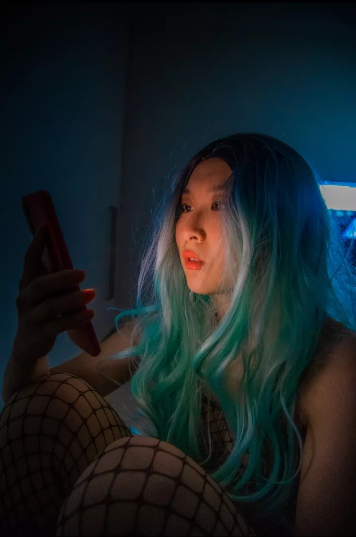 what do you think I'm looking on my phone? what do you think I'm looking on my phone?