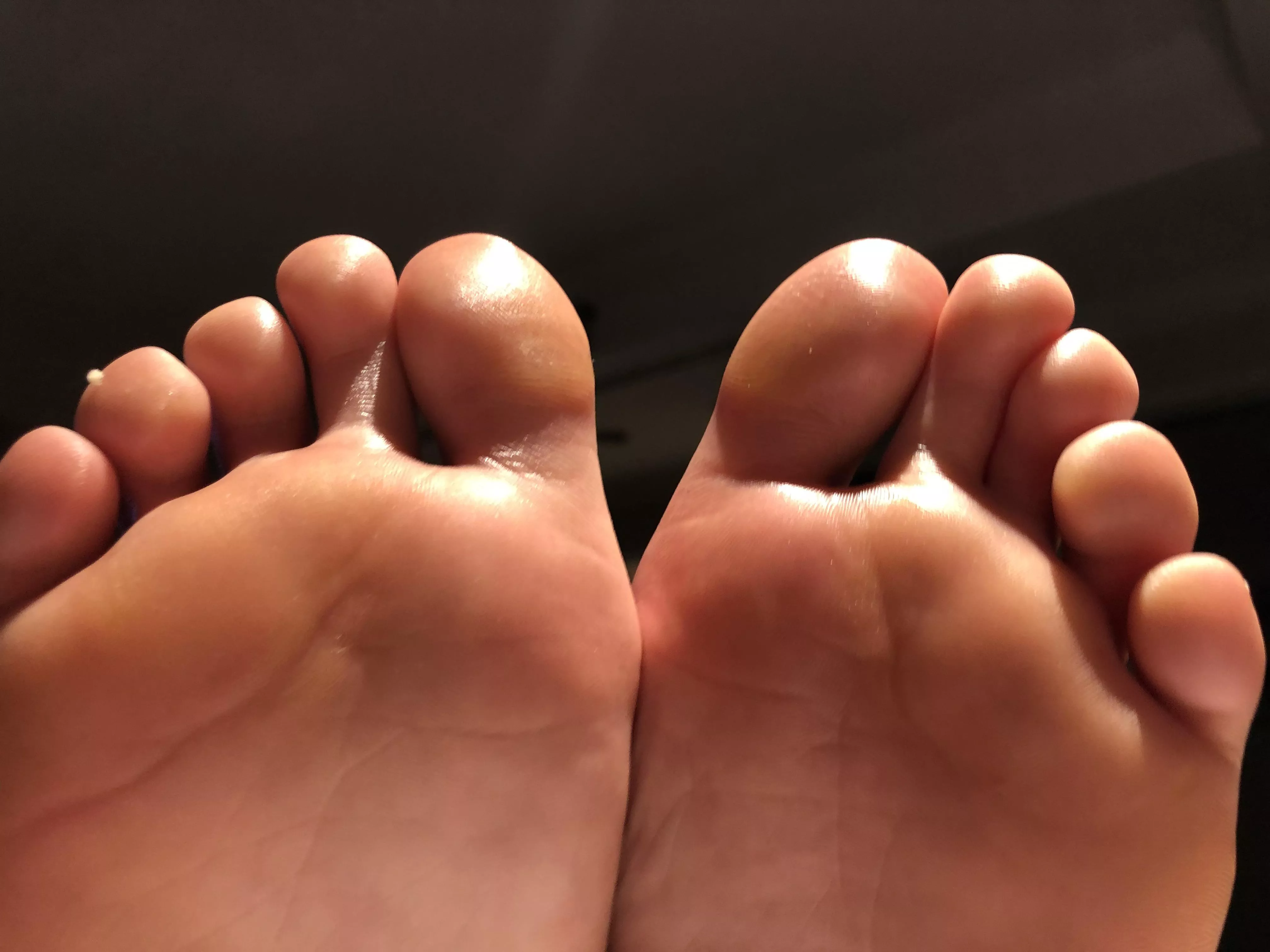 What do you think of my 24yo size 6 gf feet