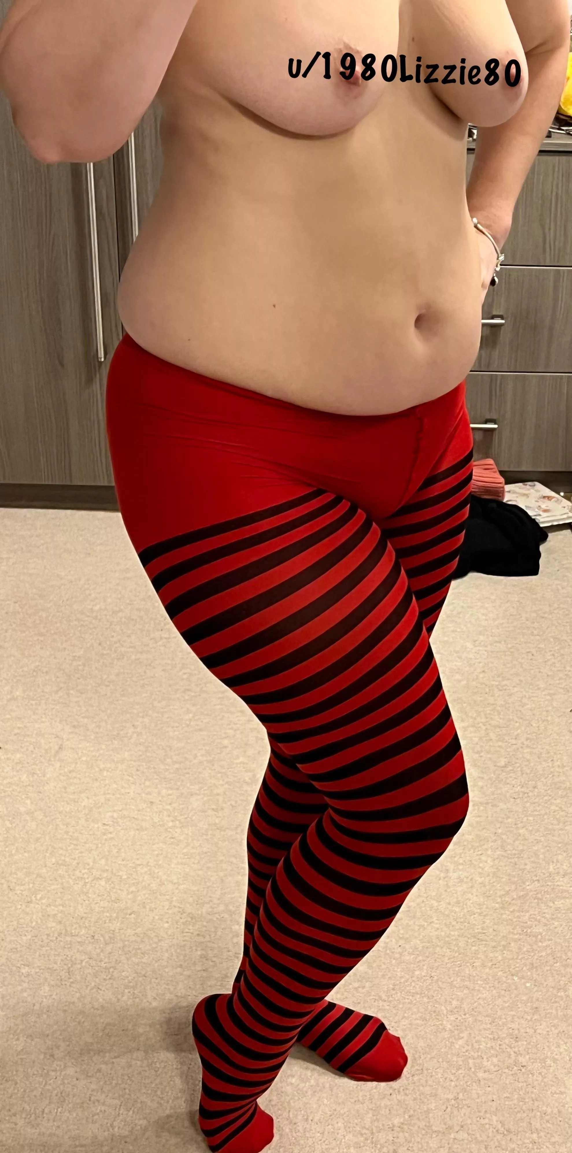 What do you think of my red and black strip tights? All my other tights are black or nude 😘