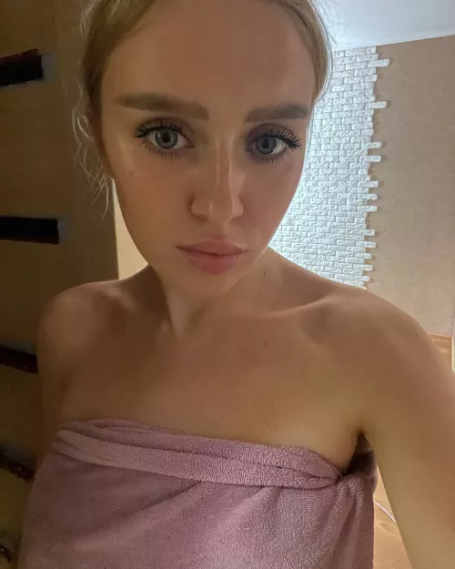 What do you think of my shirt, I think this color suits me