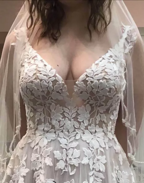 What do you think of my sisters tits