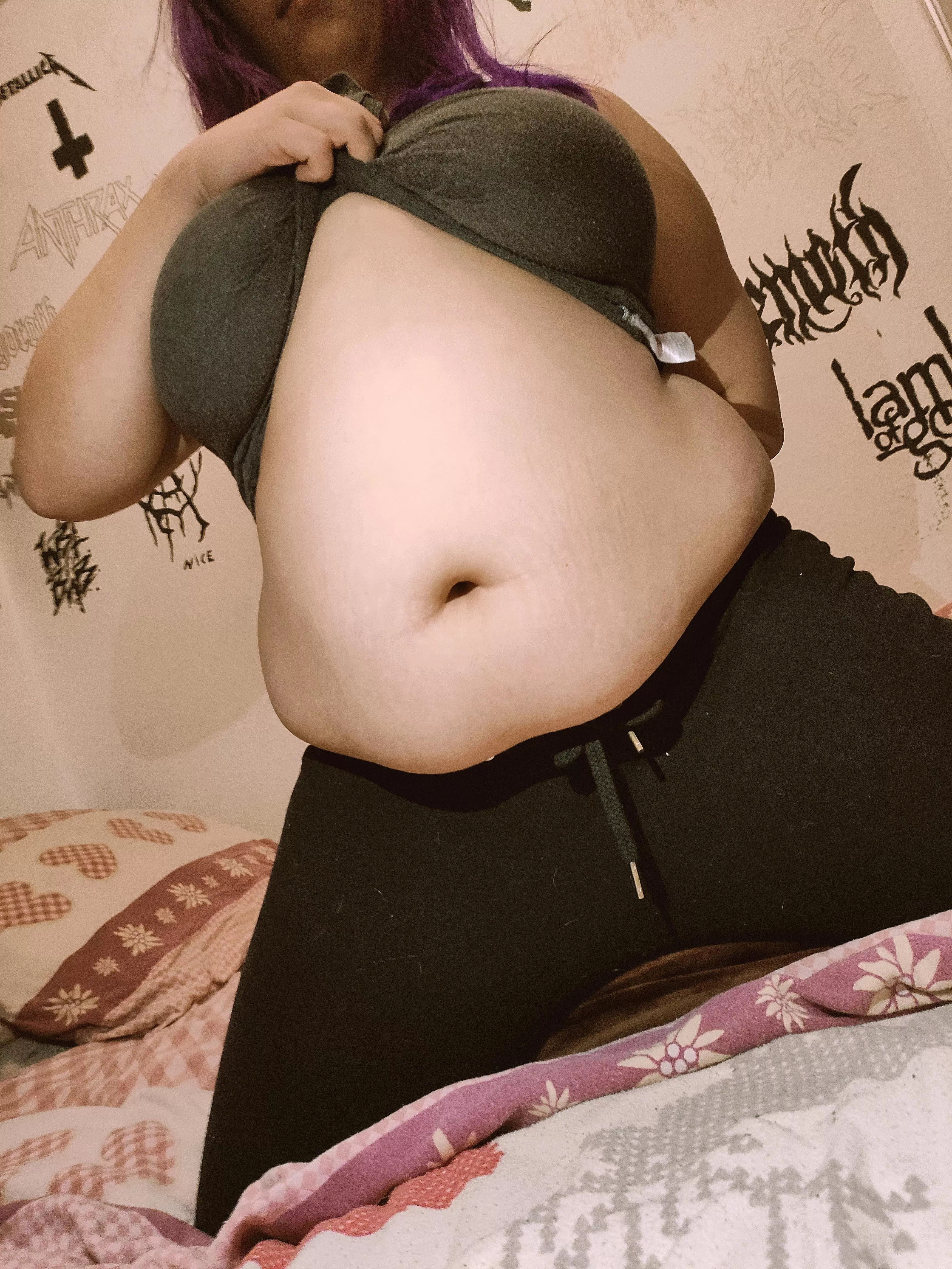 What do you think of my stuffed belly? Leave a comment💜💜