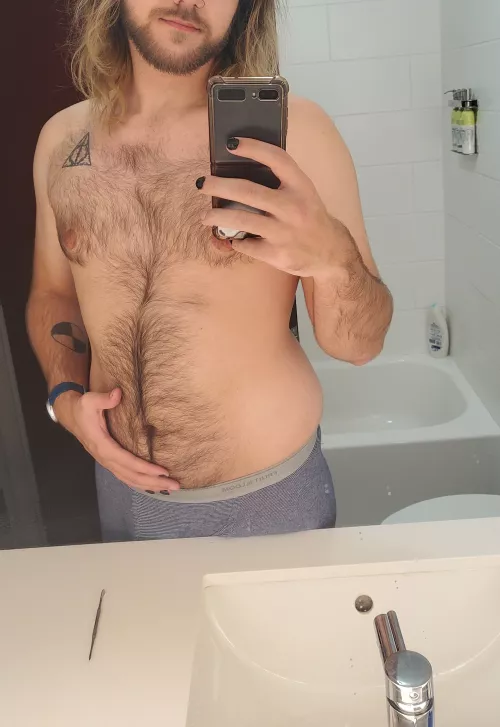 What do you think of this dad bod? Should I post more? 😈