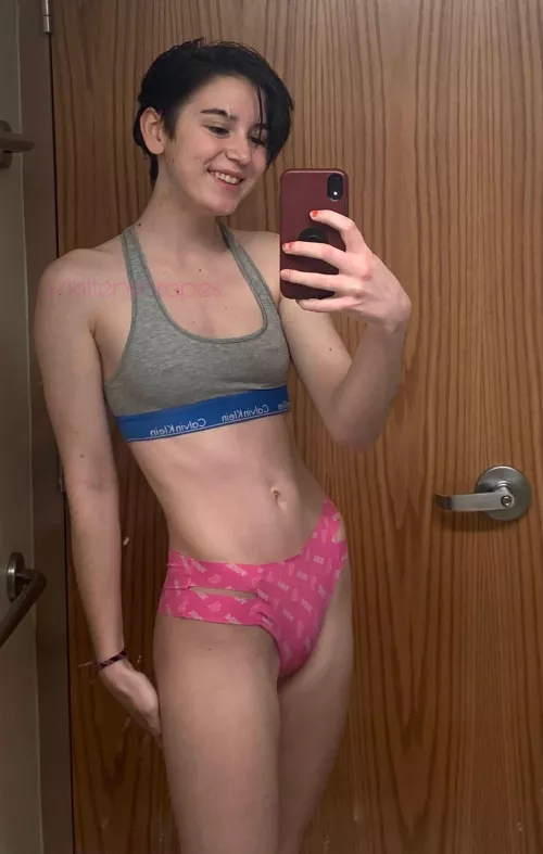 What do you think of this haircut on me? [F]