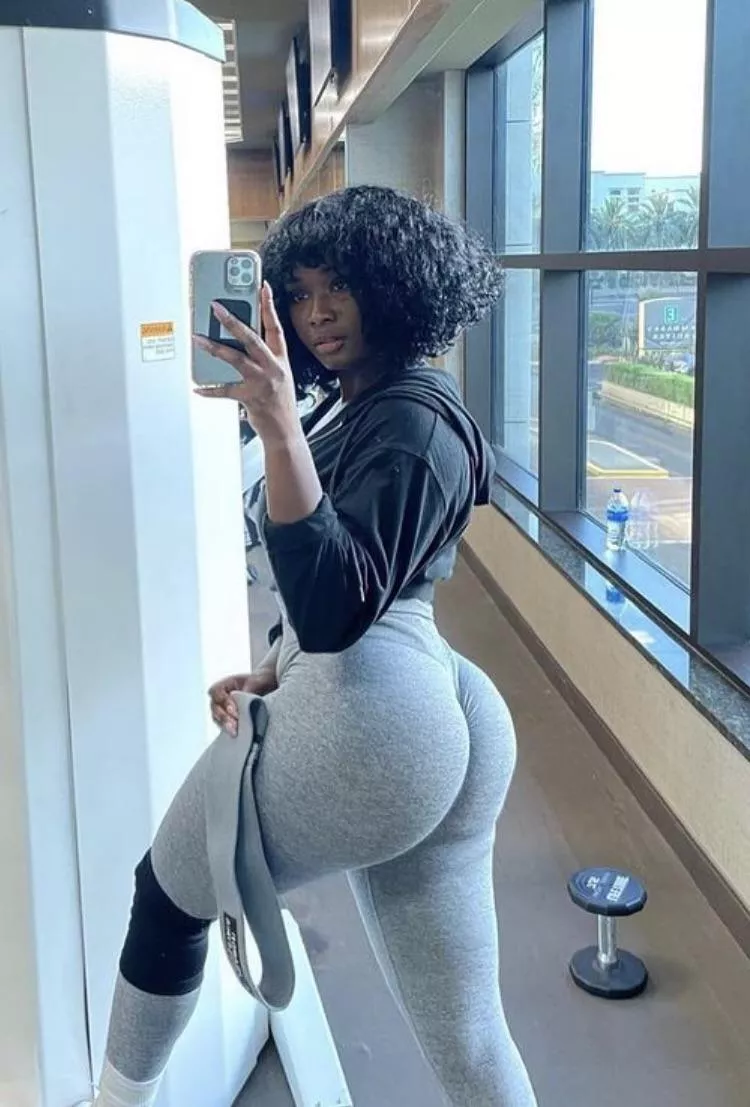 What gym she go to ? I’m trynna see something