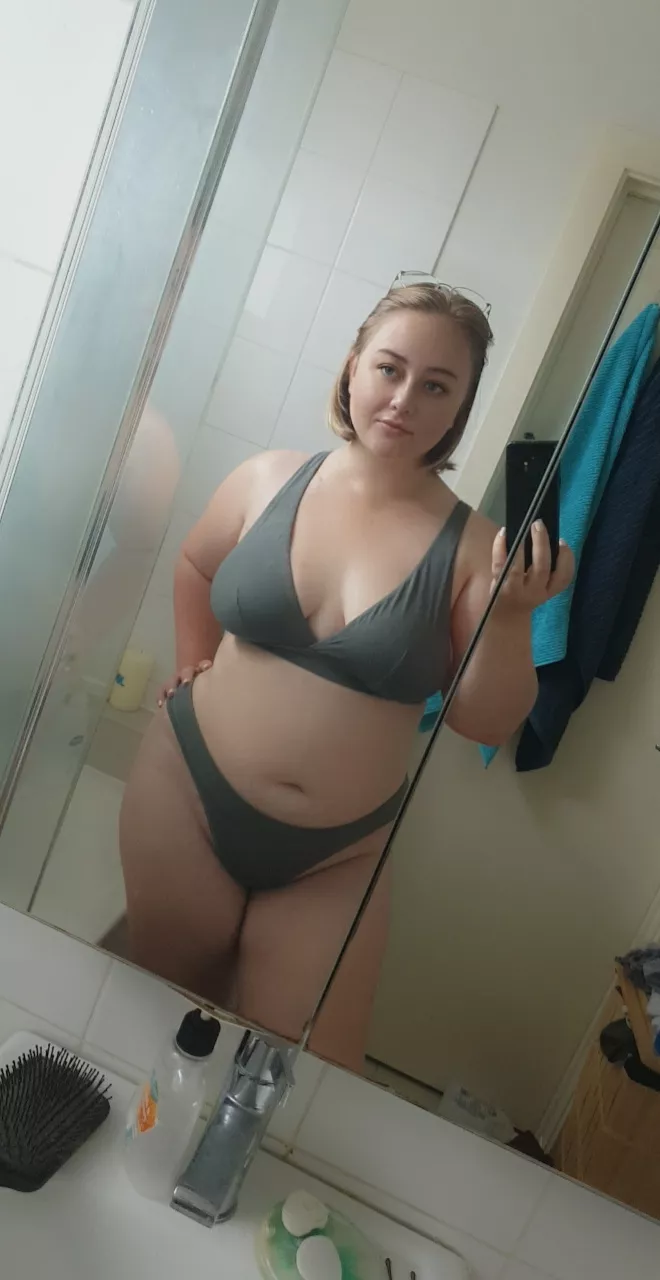 What I wear to clean my house. Also, if you need a maid... 😜