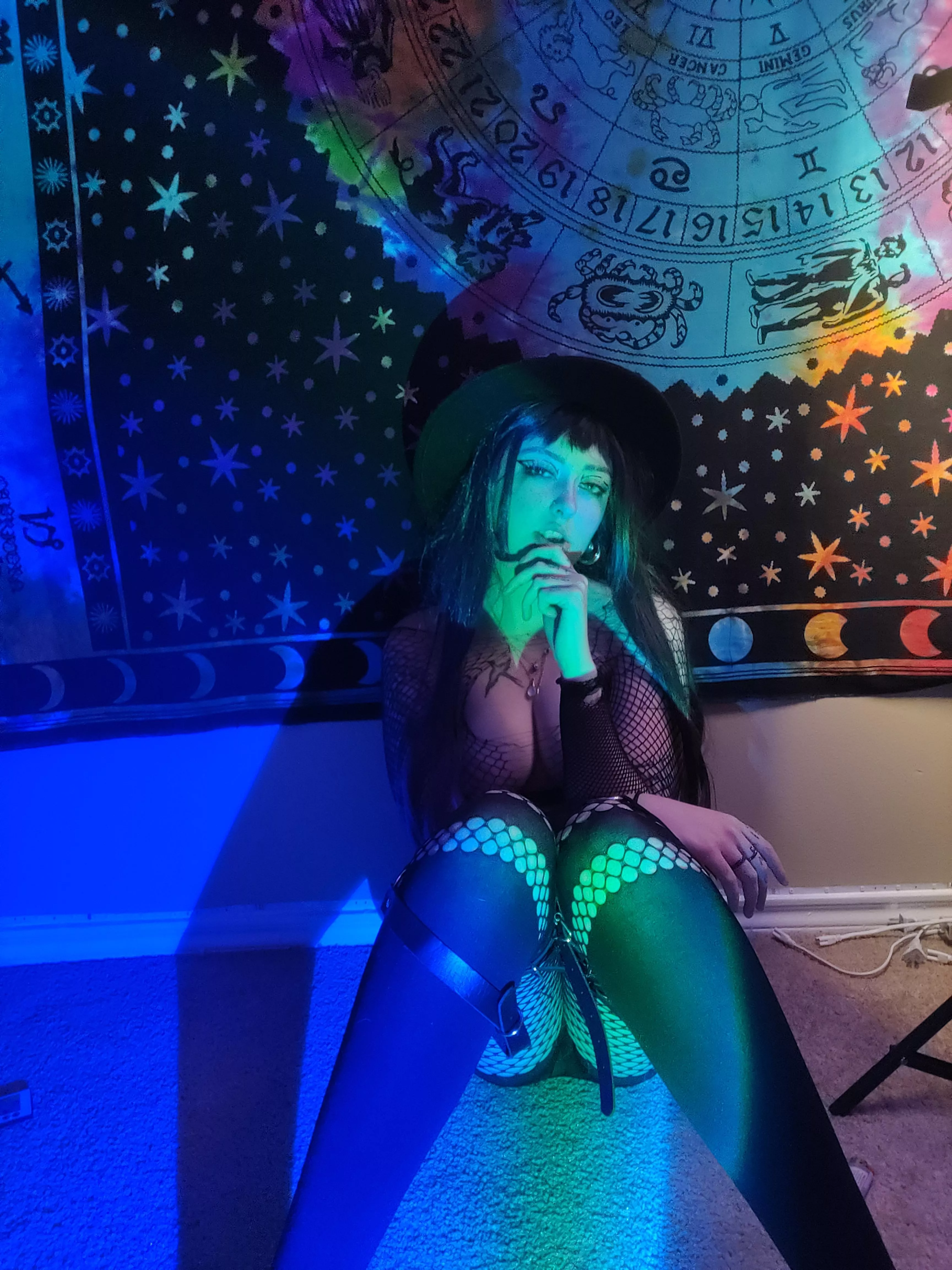 What makes you think you can handle a metal girl? 😌