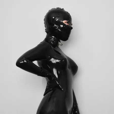 What will you have me do as Rubber Woman? 🖤😈🖤