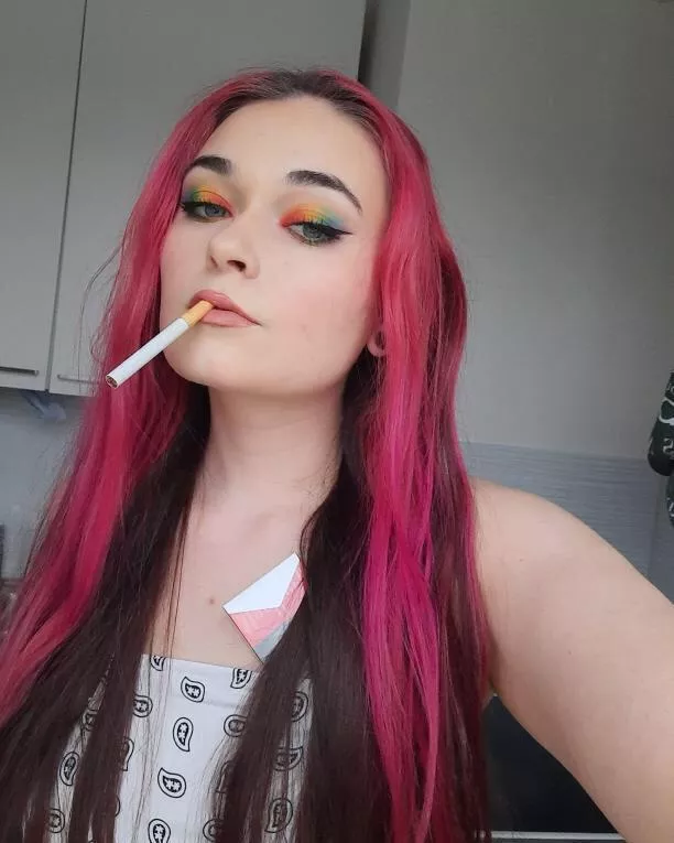 What would be a better place to keep my marlboro pack🥰