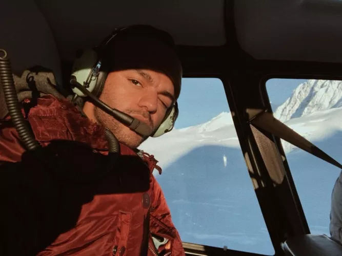 What would you do if I took you on a helicopter for our first date?