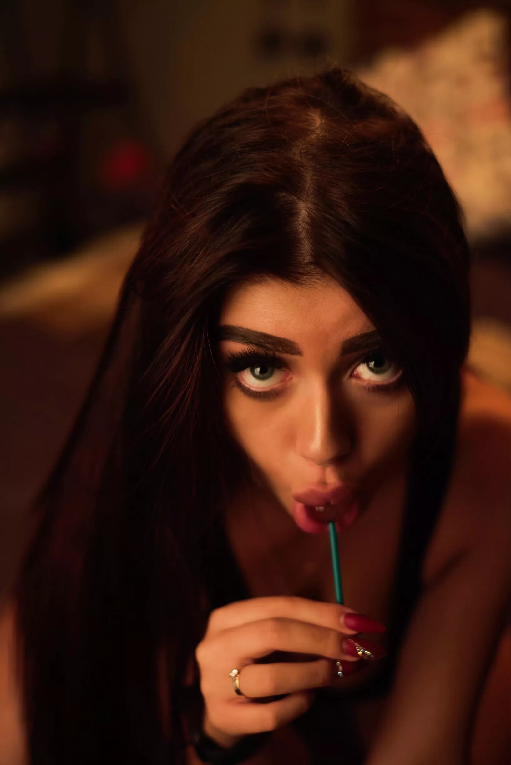 What would you do If I was fingering my PUSSY in front of you? 😁 Tell me on chat below 👇