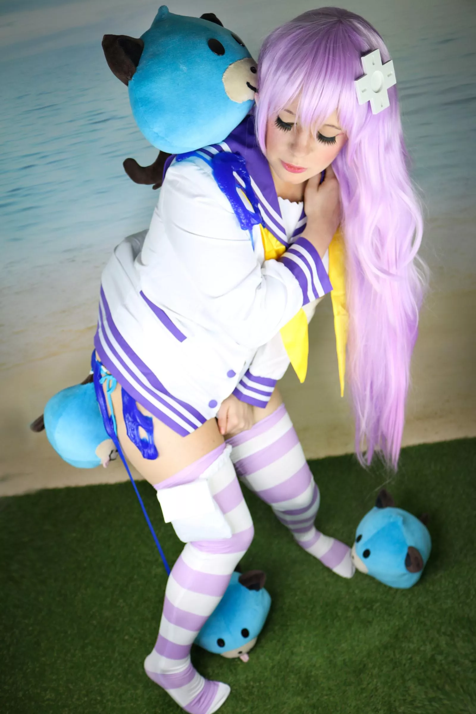 What would you do if you found Nepgear like this? (By Lysande)
