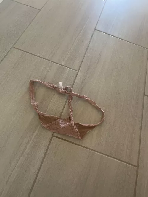 What would you do if you saw this on the ground walking out of the room and I’m in the kitchen 😌