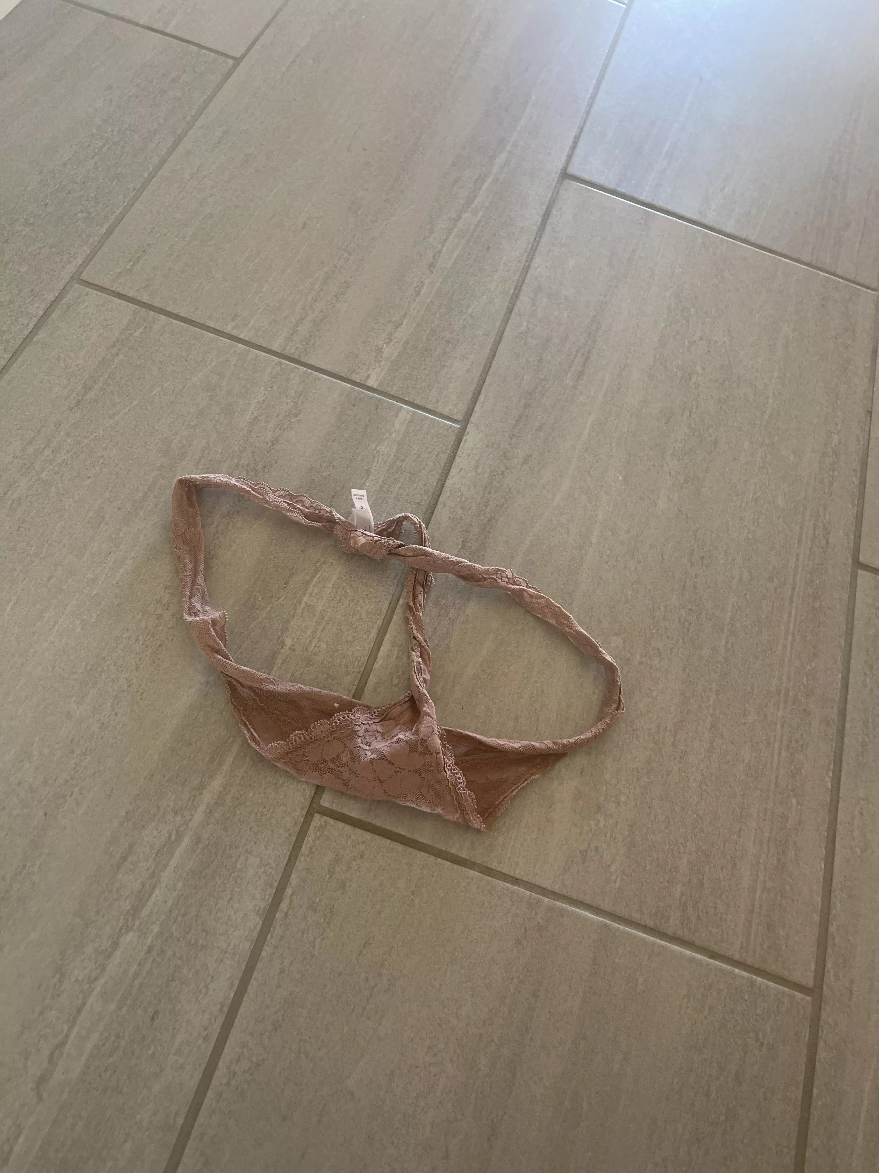 What would you do if you saw this on the ground walking out of the room and I’m in the kitchen 😌