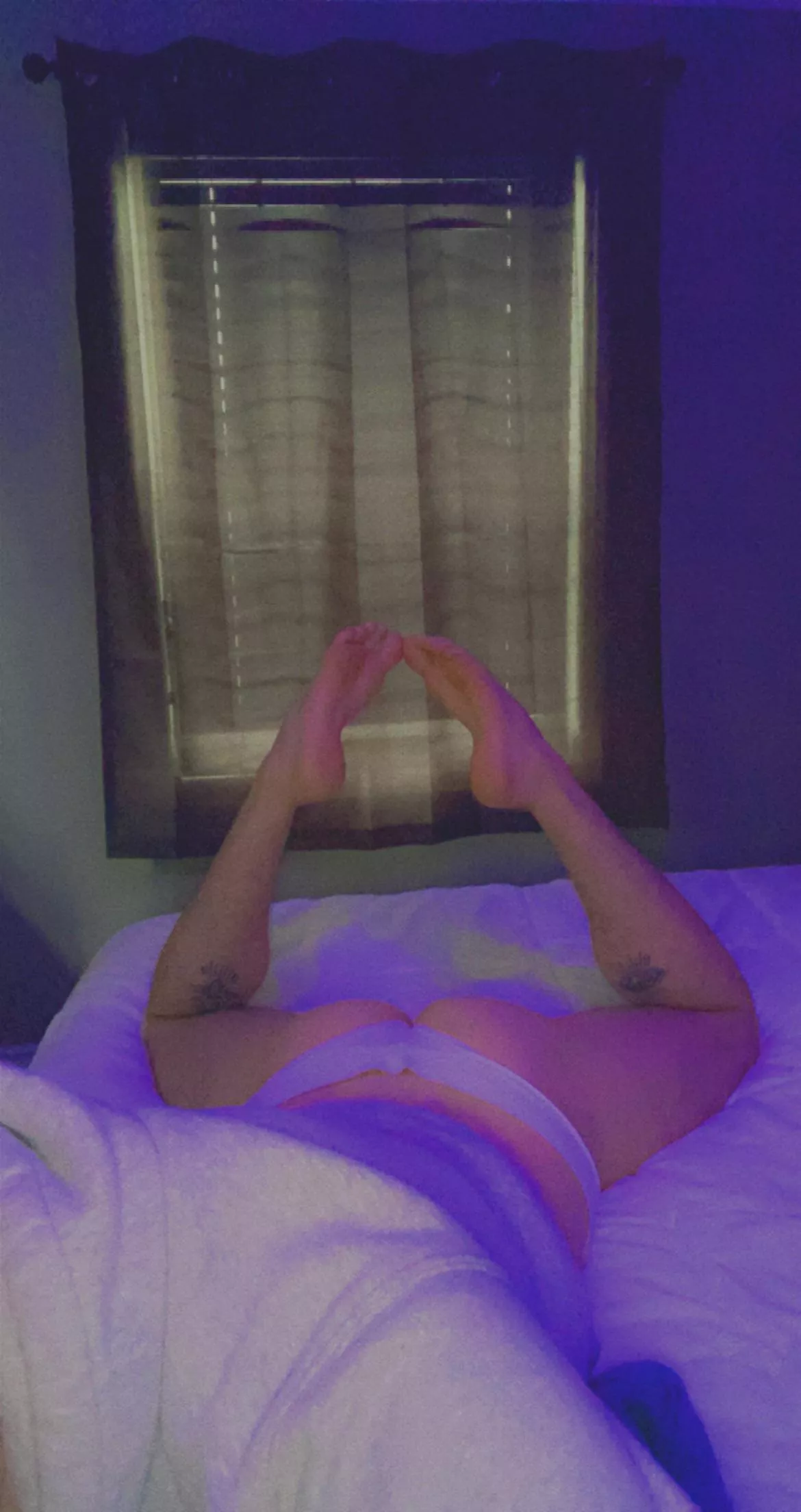 What would you do if you woke up next to this? What would you do if you woke up next to this?