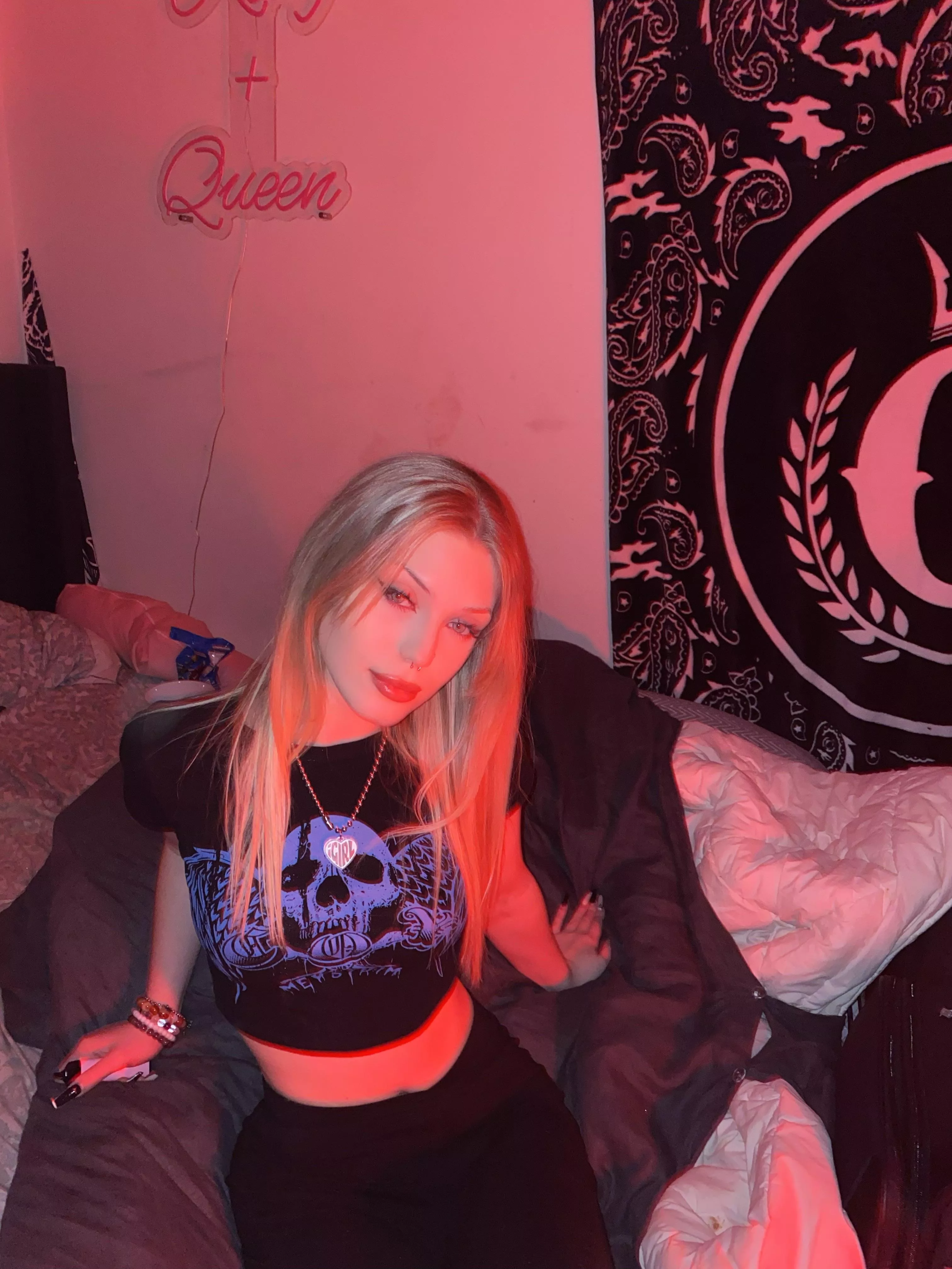 what would you let me do to you 🤨 [domme]