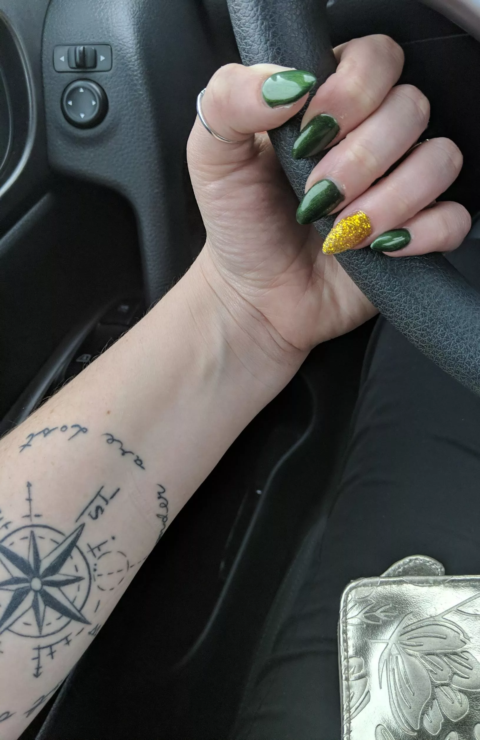 What would you like me to grab? 💋❤️ What would you like me to grab? 💋❤️