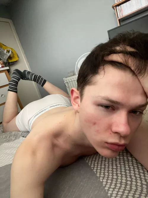 what you see here is a boy who’s very tired and desperate for a cuddle 😂