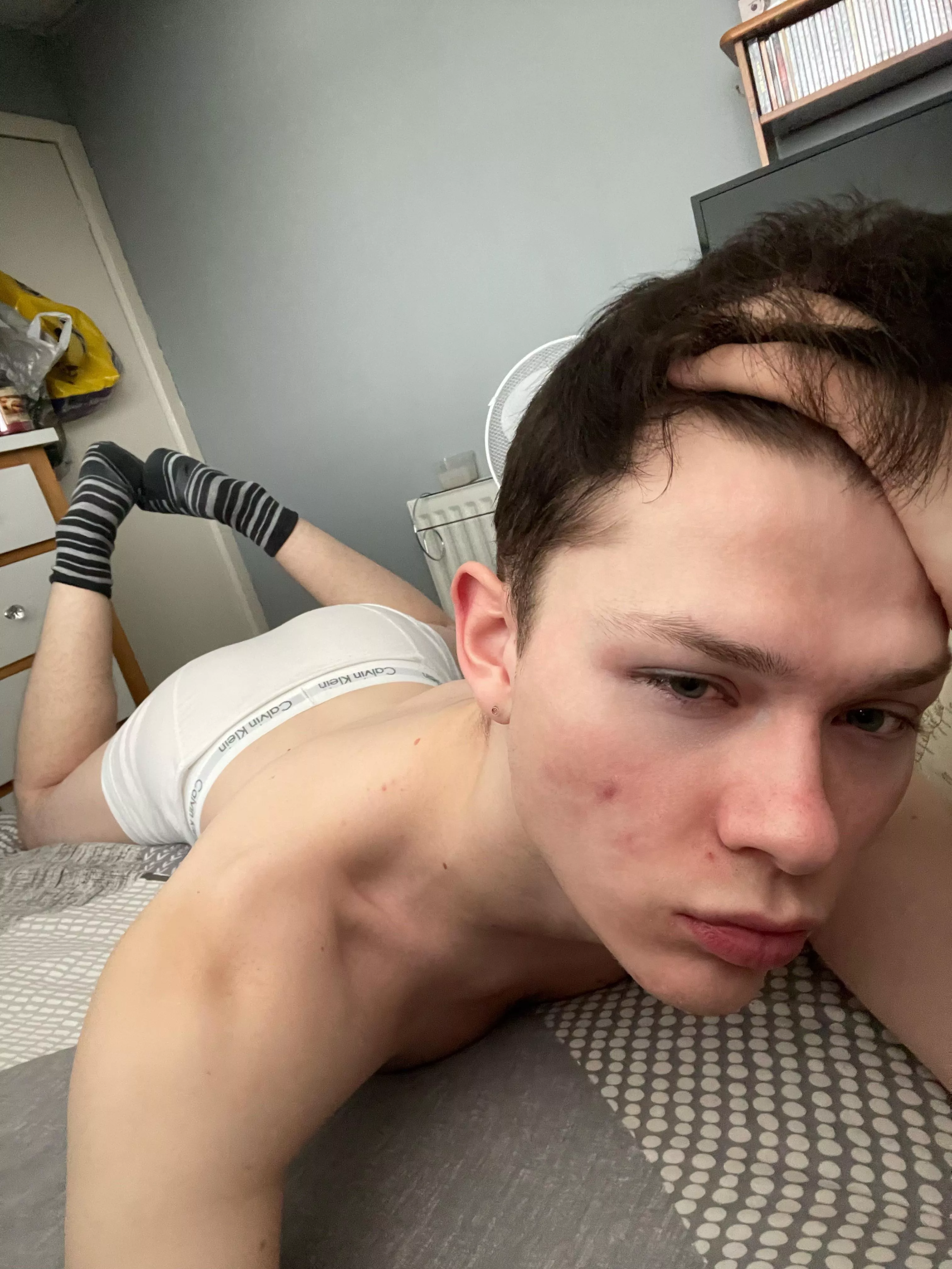 what you see here is a boy who’s very tired and desperate for a cuddle 😂