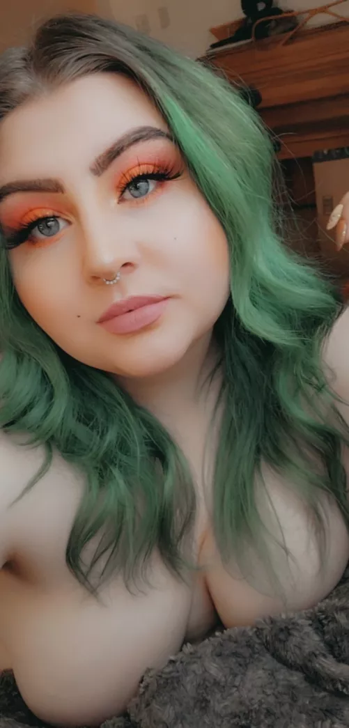 What you think? Love orange 🧡 [Emeraldbaddie]