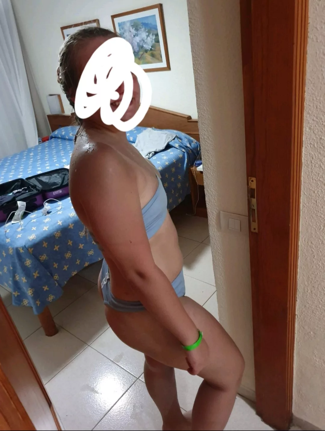 What you think of her bikini?