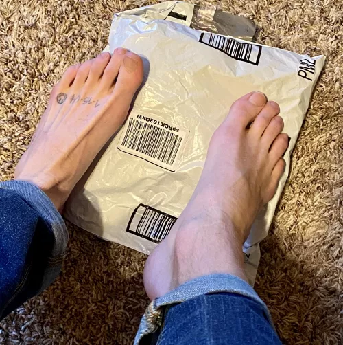 Whatโs in this one? Keep the gifts and tributes coming in. There are never enough.