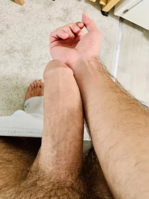 What’s thicker? 🧐🧐🧐