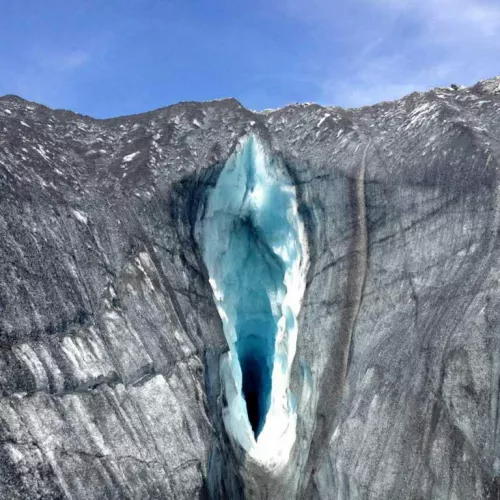 What's With These Caves Lately (x-post from r/pics)