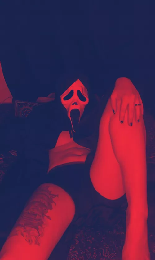 What’s your favorite scary movie? 😈