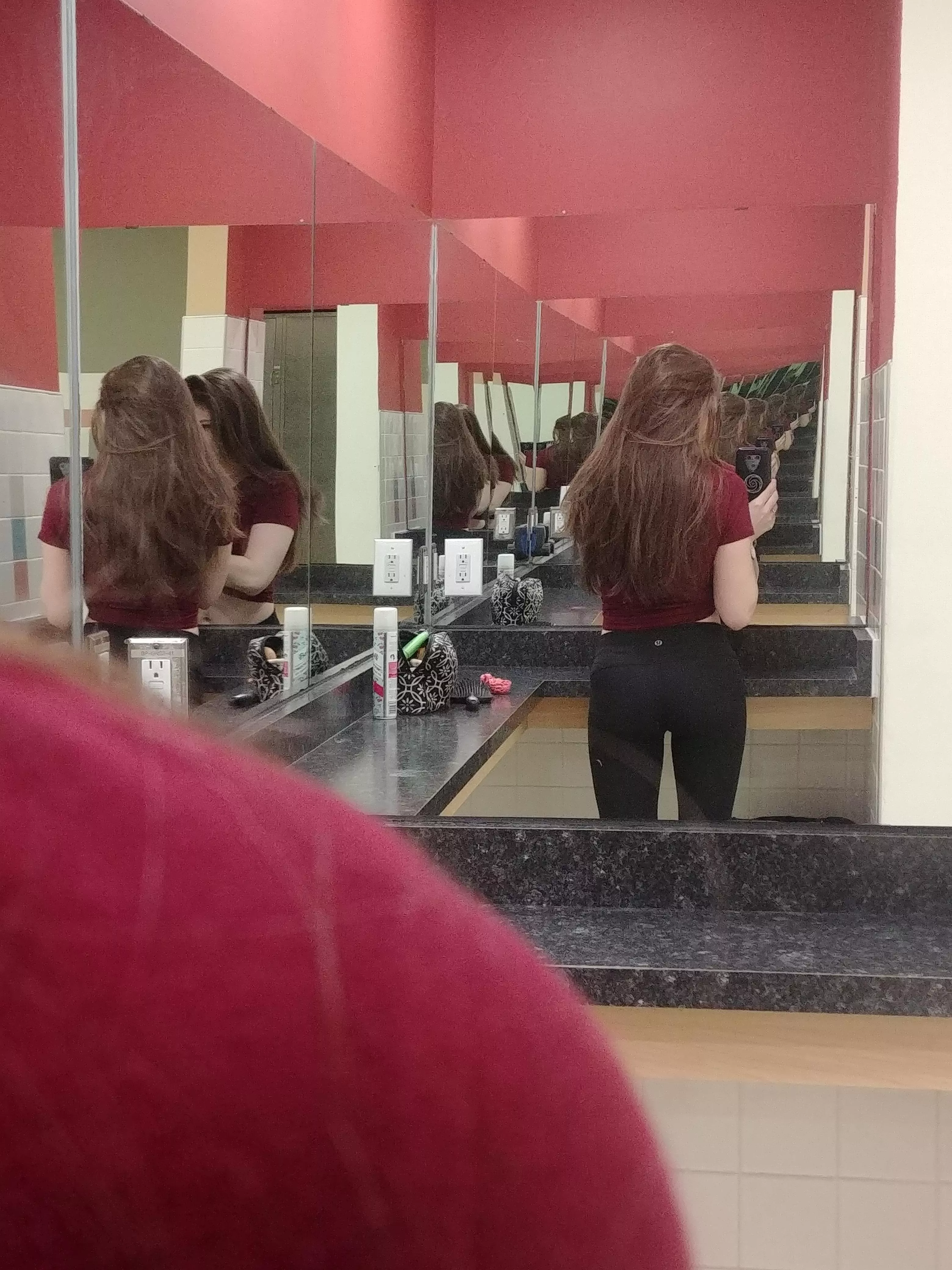 when ur alone in the changeroom🍑