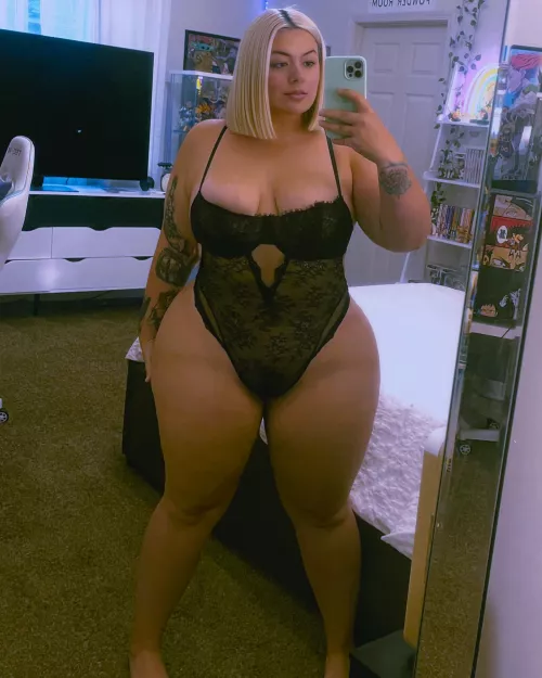 When you ask for thick thighs, you get thick thights