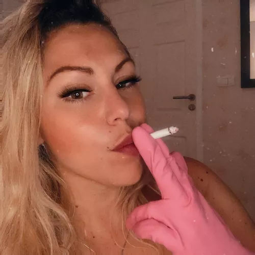 When you clean but need to smoke 🤷♀️🚬😂