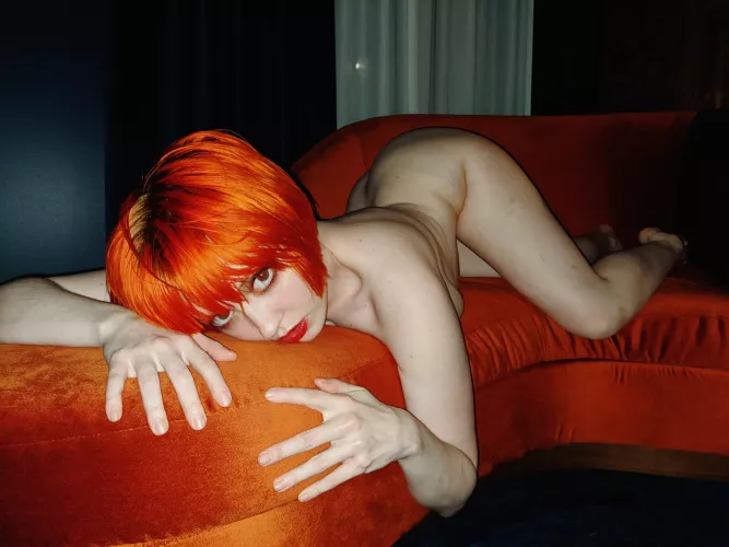 When your hair matches the furniture ๐งก