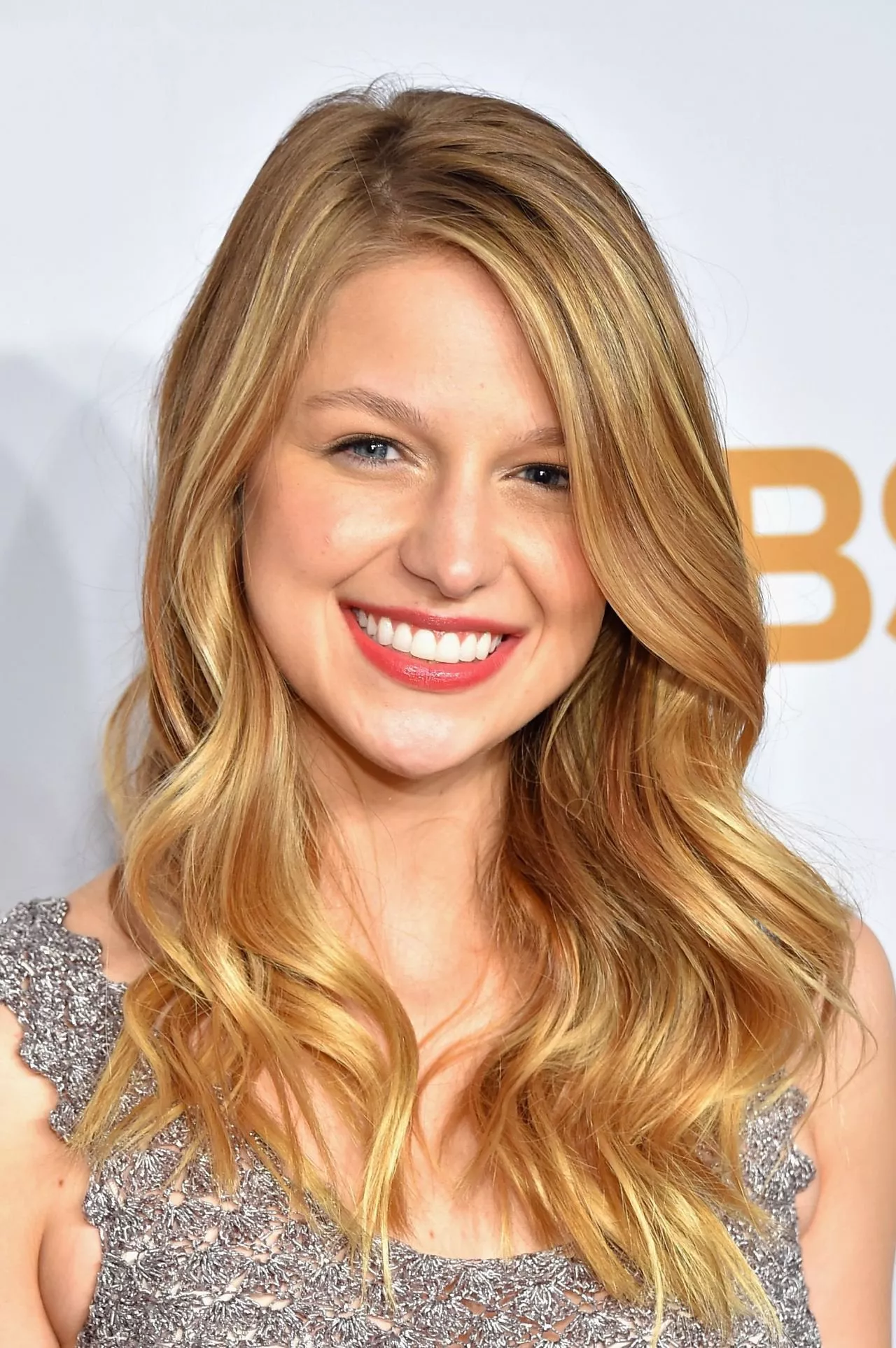 Whenever i see Melissa Benoist. I instantly start thinking about giving her a facial
