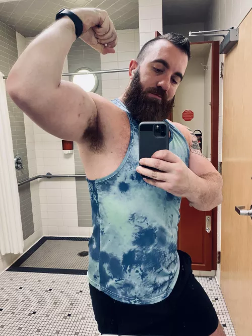 Where are all my boys who wants daddy’s armpit?
