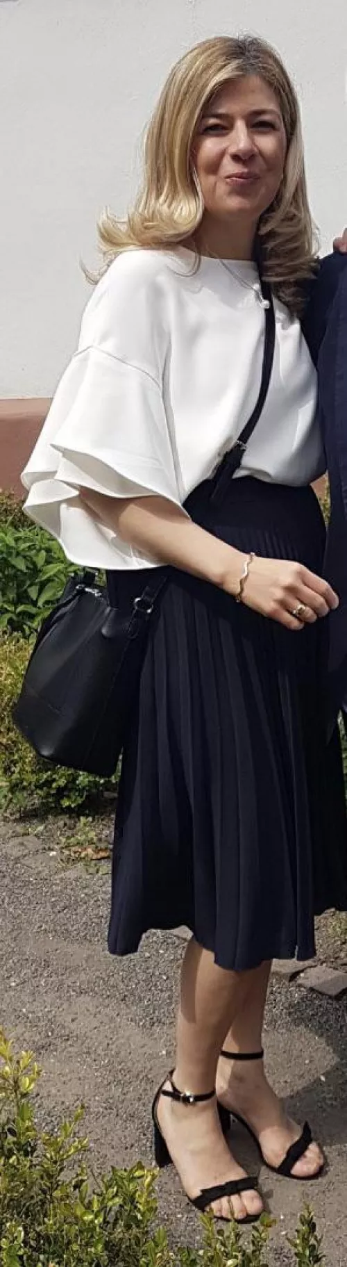 Where are the bullys to fuck my mom