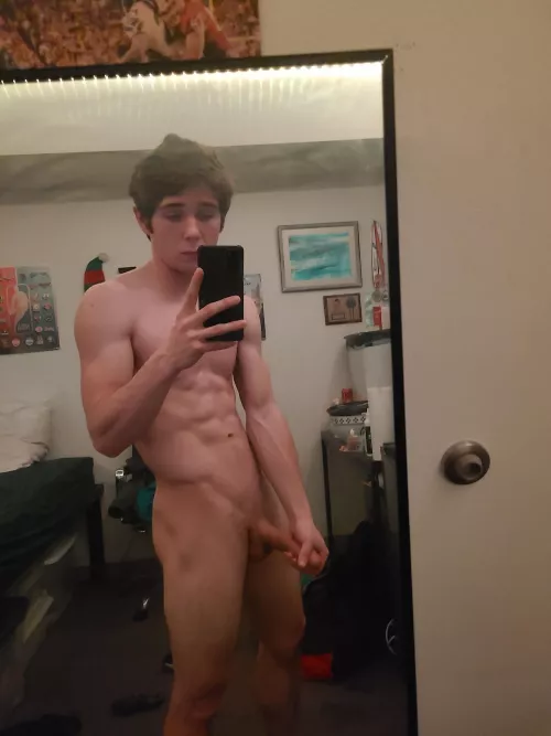 Where did your eyes go first? 🙈