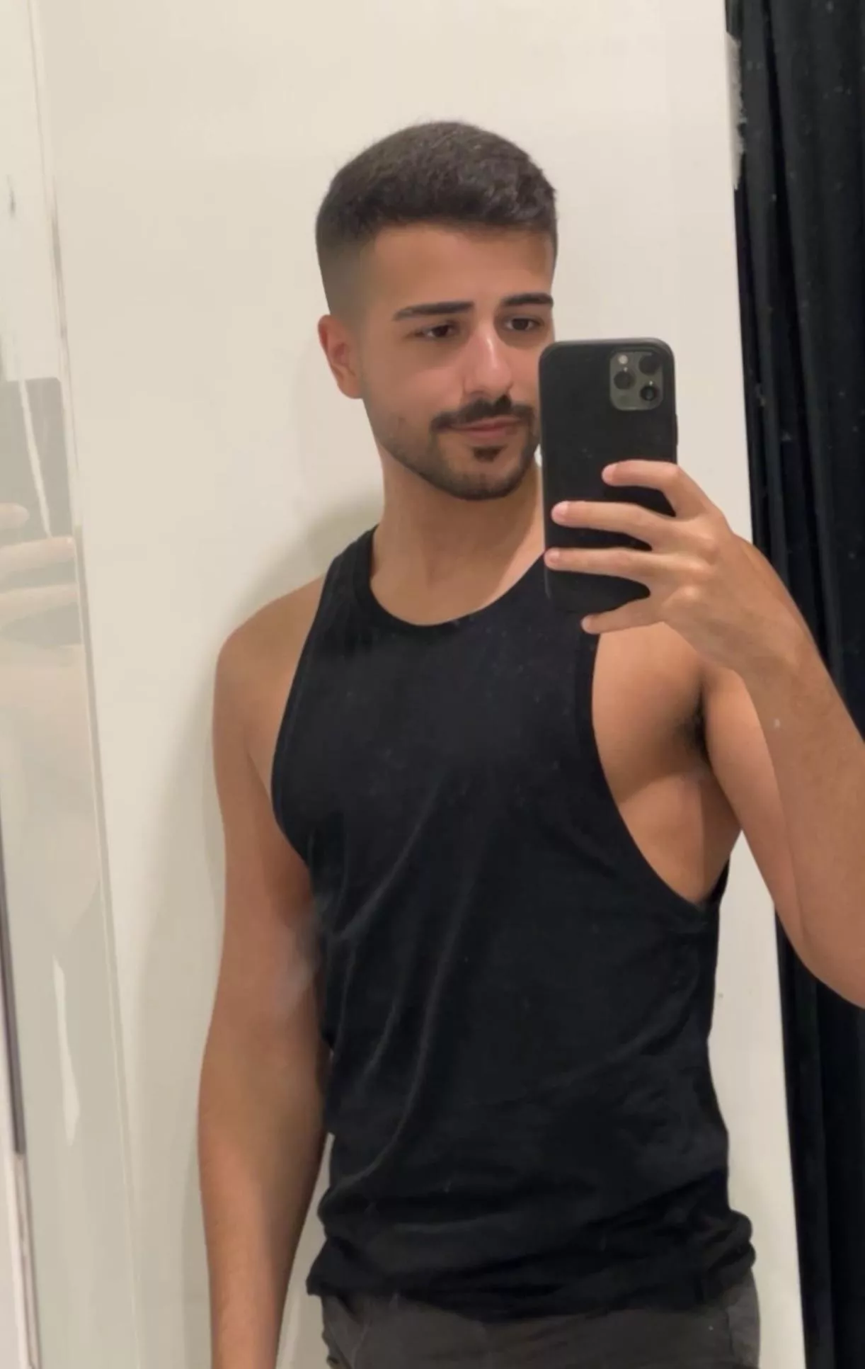 Where do you shop for clothes? ✍️