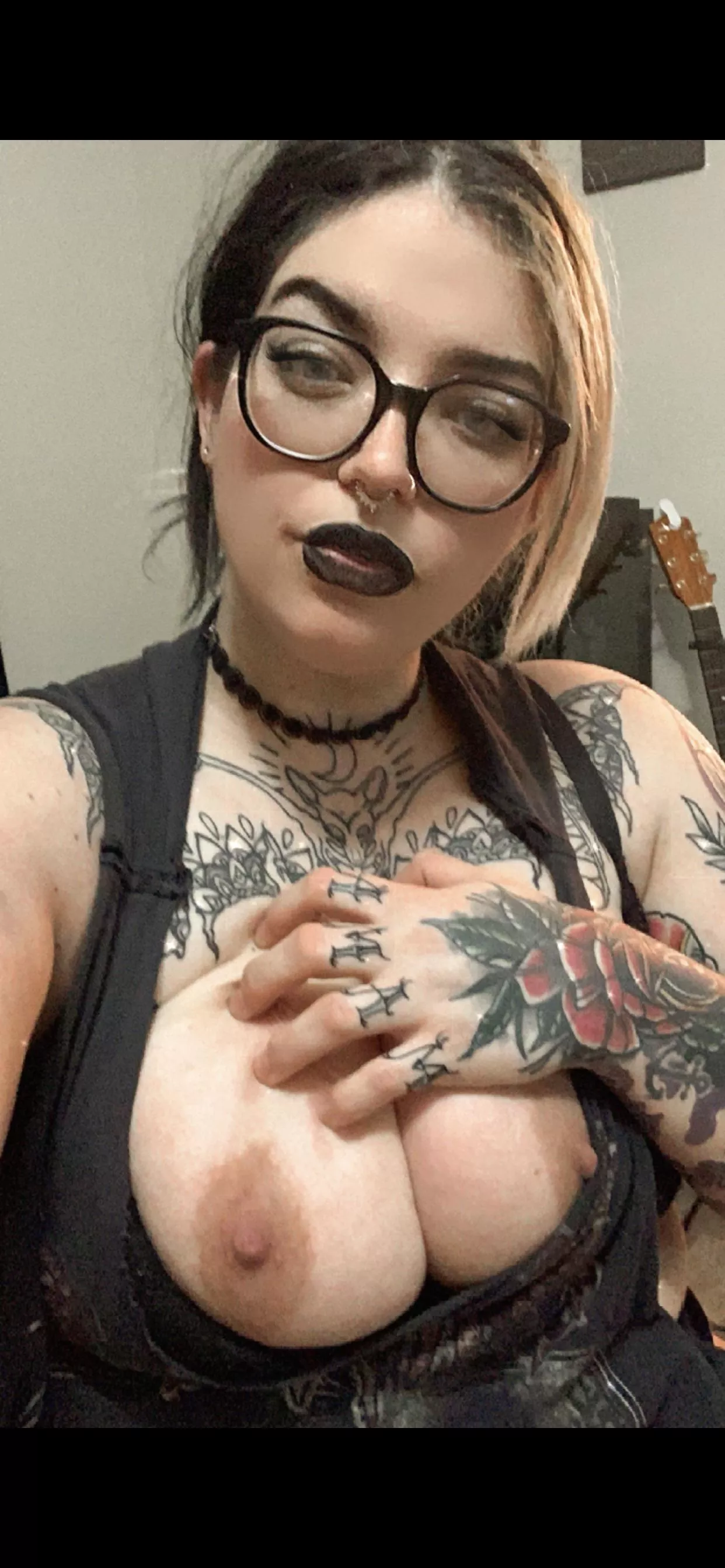 Where would you take me on our first date? 🖤