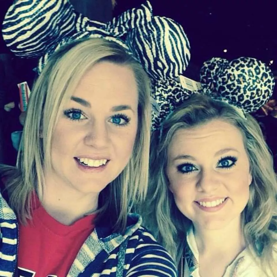 Which blonde sister do you want on her knees? Which blonde sister do you want on her knees?