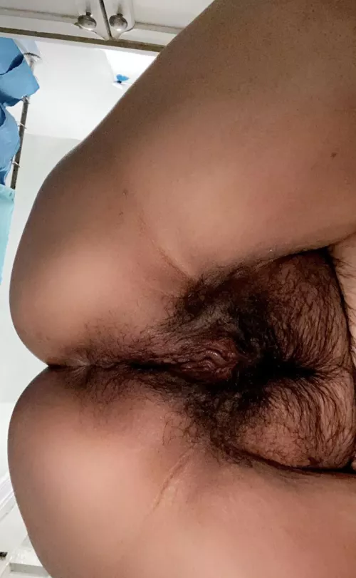 Which hole you gonna enter? 😜